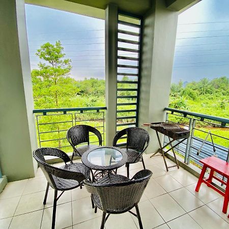 Faizal Madhi Homestay Kuching Exterior photo